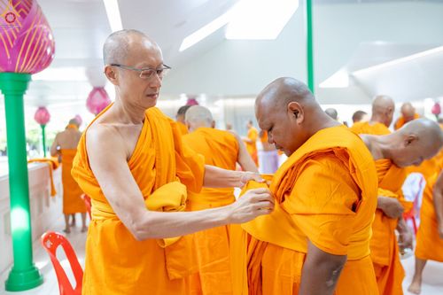 ภาพ No.350870:วันที่ 19 กันยายน พ.ศ.2569 พิธีบรรพชาอุปสมบท โครงการอุปสมบทหมู่บูชาธรรม ครบรอบ 109 ปี วันครูผู้ค้นพบวิชชาธรรมกาย ณ โบสถ์พระไตรปิฏก วัดพระธรรมกาย
