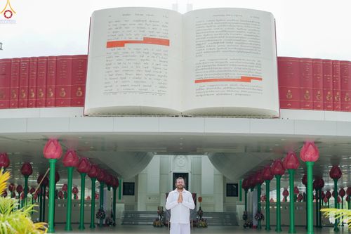 ภาพ No.345165:วันที่ 7 - 19 สิงหาคม พ.ศ.2569 ต้อนรับชาวต่างชาติเยี่ยมชมวัดพระธรรมกาย