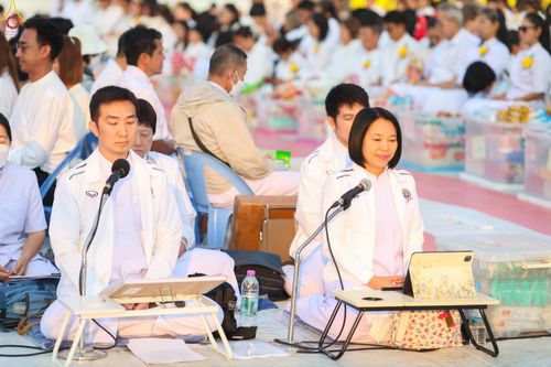 ภาพ No.294403:วันที่ 14 มกราคม พ.ศ. 2569 พิธีตักบาตรพระธรรมยาตรา ณ วัดสองพี่น้อง ต.ต้นตาล อ.สองพี่น้อง จ.สุพรรณบุรี ในโครงการธรรมยาตรา กตัญญูบูชา มหาปูชนียาจารย์ พระมงคลเทพมุนี(สด จนฺทสโร) พระผู้ปราบมาร อนุสรณ์สถาน 7 แห่ง ปีที่ 14