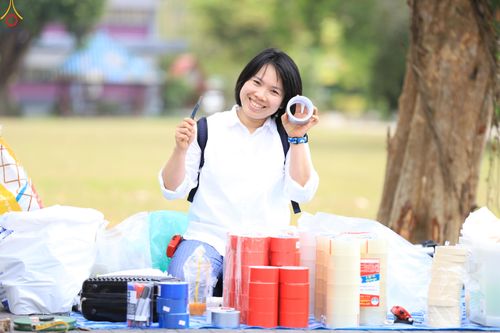 ภาพ No.280861:วันที่ 27 ธันวาคม พ.ศ.2568 คณะสงฆ์และเจ้าหน้าที่ทุกสังกัด ช่วยกันเตรียมงานตักบาตรพระ 1,000 รูป จ.สตูล