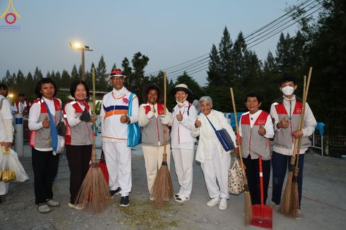 ภาพ No.198934:V.50 สารพัดV สารพัดดี ที่ธรรมยาตรา ในโครงการธรรมยาตรา กตัญญูบูชา มหาปูชนียาจารย์ พระมงคลเทพมุนี(สด จนฺทสโร) พระผู้ปราบมาร อนุสรณ์สถาน 7 แห่ง ปีที่ 13 ระหว่างวันที่ 2-31 มกราคม พ.ศ. 2568