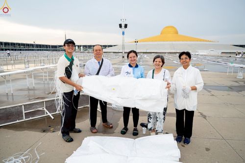 ภาพ No.225268:วันที่ 20 - 27 เมษายน พ.ศ. 2568 "ภาพแห่งความปลื้มที่ไม่มีวันจบ" คณะสงฆ์สามเณร เจ้าหน้าที่ และสาธุชน ร่วมแรงร่วมใจกันเตรียมงานและเก็บงาน เพื่อวันคุ้มครองโลก พิธีถวายมหาสังฆทานคณะสงฆ์ 40,000 กว่าวัดทั่วประเทศ