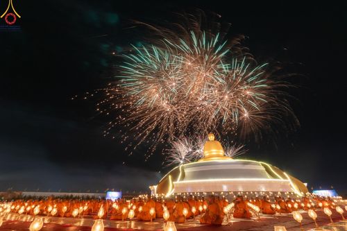 ภาพ No.118396:พิธีจุดประทีปถวายเป็นพุทธบูชา และบูชาธรรมมหาปูชนียาจารย์ พระมงคลเทพมุนี(สด จนฺทสโร) วันที่ 24 มกราคม พ.ศ. 2567 ณ อนุสรณ์สถานบางปลา อ.บางเลน จ.นครปฐม