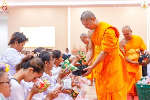 ภาพ No.152290:โครงการอบรมอุบาสก อุบาสิกาแก้ว ตัวแทนทอดกฐิน 30,000 วัด ทั่วไทย ระหว่างวันที่ 6-8 กันยายน พ.ศ. 2567 ณ ศูนย์อบรมเยาวชนกาญจนบุรี