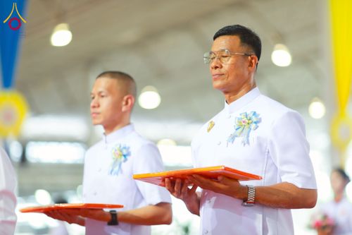 ภาพ No.215601:วันอาทิตย์ต้นเดือนที่ 6 เมษายน พ.ศ. 2568 ขบวนอัญเชิญผ้าป่าสมทบ มหาสังฆทาน 40,000 กว่าวัดทั่วประเทศ ณ สภาธรรมกายสากล วัดพระธรรมกาย