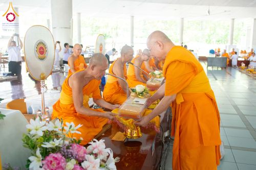 ภาพ No.315423:วันที่ 20 มีนาคม พ.ศ. 2569 พิธีเจริญพระพุทธมนต์ เนื่องในวาระอายุวัฒนมงคล 75 ปี พระเดชพระคุณพระภาวนาธรรมวิเทศ วิ. (ภูเบศ ฌานาภิญโญ) ผู้ช่วยเจ้าอาวาสวัดพระธรรมกาย และเจ้าอาวาสวัดพระธรรมกายเบเนลักซ์ ประเทศเบลเยียม  ณ หอฉันคุณยายอาจารย์ฯ วัดพระธรรมกาย