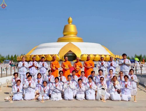 ภาพ No.306730:ภาพเบื้องหลังอาสาสมัครรวมใจ ชุดที่ 5 ในโครงการธรรมยาตรา กตัญญูบูชา มหาปูชนียาจารย์ พระมงคลเทพมุนี(สด จนฺทสโร) พระผู้ปราบมาร อนุสรณ์สถาน 7 แห่ง ปีที่ 14