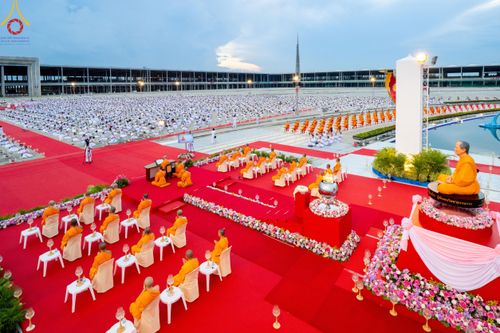 ภาพ No.160473:พิธีปลูกต้นทรัพย์บานชื่น ณ ลานธรรม พระมหาธรรมกายเจดีย์ วัดพระธรรมกาย จ.ปทุมธานี วันพฤหัสบดีที่ 10 ตุลาคม พ.ศ. 2567