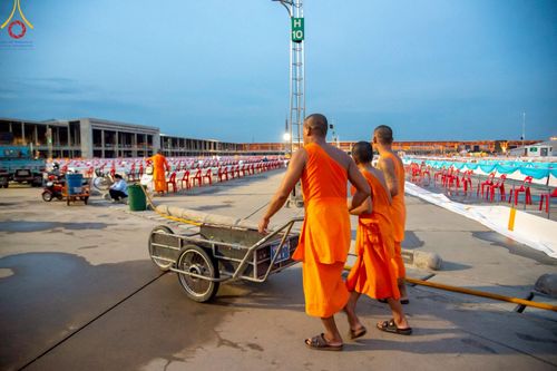 ภาพ No.218829:วันศุกร์ที่ 18 เมษายน พ.ศ. 2568 การเตรียมงานในลานธรรม , พระมหาธรรมกายเจดีย์ เพื่องานวันคุ้มครองโลก 22 เมษายน พ.ศ. 2568