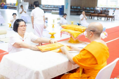 ภาพ No.249124:วันที่ 26-28 กันยายน พ.ศ. 2568 โครงการอบรม อุบาสกแก้ว อุบาสิกาแก้ว รุ่นที่ 3  ณ ศูนย์ปฏิบัติธรรมสมุทรปราการ ได้รับความเมตตาจากคณะสงฆ์ในพื้นที่  รวมถึงผู้บริหารสถานศึกษา ที่นำนักเรียนระดับมัธยมปลาย  มารับฟังข้อมูลเพื่อที่จะเป็นกำลังสำคัญ ในการเข้าร่วมขบวน