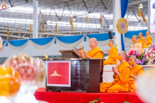 ภาพ No.86890:พิธีตักบาตร , พิธีบูชาข้าวพระ , พิธีจุดเทียนใจ ไฟนิรันดร์ อนันตชัย ในวันอาทิตย์ต้นเดือน 3 กันยายน พ.ศ. 2566 ณ วัดพระธรรมกาย