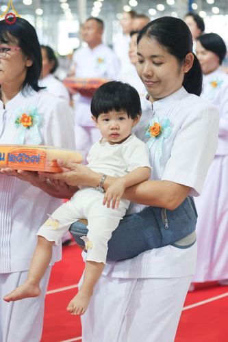 ภาพ No.167753:พิธีทอดกฐิน และ พิธีกรานกฐิน ในวันอาทิตย์ที่ 3 พฤศจิกายน พ.ศ. 2567 ณ วัดพระธรรมกาย จ.ปทุมธานี