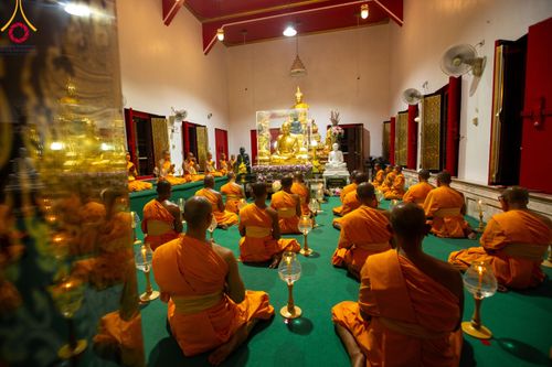 ภาพ No.112064:พิธีจุดประทีปถวายเป็นพุทธบูชา และบูชาธรรมมหาปูชนียาจารย์ พระมงคลเทพมุนี(สด จนฺทสโร) ในโครงการธรรมยาตรา กตัญญูบูชา มหาปูชนียาจารย์ พระมงคลเทพมุนี(สด จนฺทสโร) พระผู้ปราบมาร อนุสรณ์สถาน 7 แห่ง ปีที่ 12 วันที่ 14 มกราคม พ.ศ. 2567 ณ วัดสองพี่น้อง อ.สองพี่น้อง