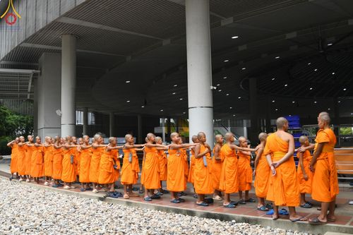 ภาพ No.169818:พิธีถวายภัตตาหารเมนูสวรรค์ "เพื่อการบรรลุธรรม" เนื่องในวันลอยกระทง (ขึ้น 15 ค่ำ เดือน 12) วันศุกร์ที่ 15 พฤศจิกายน พ.ศ. 2567 ณ หอฉันคุณยายอาจารย์ฯ วัดพระธรรมกาย