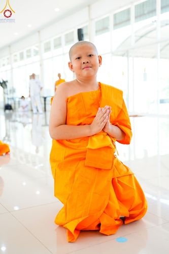 ภาพ No.134894:พิธีตัดปอยผม พิธีขอขมารับผ้าไตร พิธีบรรพชา และพิธีถวายบาตร ในโครงการบรรพชาสามเณร ฟื้นฟูพระพุทธศาสนาทั่วไทย  ณ ศูนย์ปฏิบัติธรรมและศูนย์อบรมเยาวชนเพชรบุรี ต.ท่าแลง อ.ท่ายาง จ.เพชรบุรี