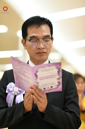 ภาพ No.196097:ผู้ว่าปทุมฯ เปิดงานวันครู ครั้งที่ 69 พ.ศ. 2568 จังหวัดปทุมธานี “เรียนดี มีความสุข : ครูไทยร่วมใจปฏิวัติการศึกษา เด็กฉลาดคิด ฉลาดทำ” ณ วัดพระธรรมกาย - รวมใจระลึกถึงพระคุณบูรพาจารย์ ยกย่องเชิดชูเกียรติผู้ประกอบวิชาชีพทางการศึกษาที่ประกอบคุณงามความดี 