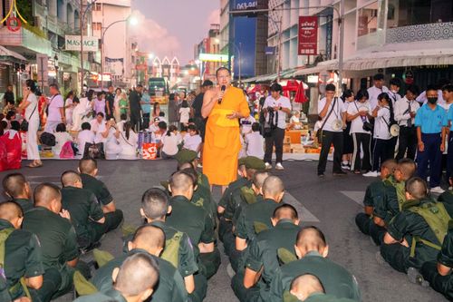 ภาพ No.151682:V.55 ทีมใหญ่ที่หาดใหญ่ เจ้าหน้าที่ทุกสถานะ หลายสัญชาติ ร่วมกันจัดงานตักบาตรที่หาดใหญ่ วันที่ 10-11 สิงหาคม พ.ศ. 2567