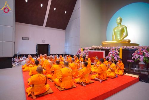 ภาพ No.62163:พิธีอุปสมบทในโครงการอุปสมบทหมู่ บูชาธรรมหลวงพ่อธัมมชโย พ.ศ.2567 ณ อุโบสถ วัดพระธรรมกาย จ.ปทุมธานี วันที่ 13-15 เมษายน พ.ศ. 2567