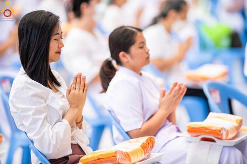 ภาพ No.143233:พิธีถวายภัตตาหารเพื่อเป็นกำลังแห่งการเข้าถึงธรรม ของพระภิกษุสามเณร วัดพระธรรมกาย วันเสาร์ที่ 6 กรกฏาคม พ.ศ. 2567 ณ หอฉันคุณยายอาจารย์ วัดพระธรรมกาย จ.ปทุมธานี