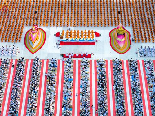 ภาพ No.112752:พิธีตักบาตรพระธรรมยาตราฯ ณ วัดสองพี่น้อง จ.สุพรรณบุรี วันที่ 15 มกราคม พ.ศ. 2567