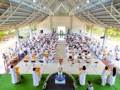 ภาพ No.234264:พิธีมุทิตาสักการะ "พระสิริรัตนเมธี" เจ้าคณะจังหวัดเลย ,พิธีถวายไทยธรรม ๙ วัด และพิธีทอดผ้าป่าเพื่อสร้างทุกสิ่ง  ในวาระทำบุญครบรอบ ๑๐ ปี ณ ศูนย์ปฏิบัติธรรมแก้วภูเรือ อ.ภูเรือ จ.เลย