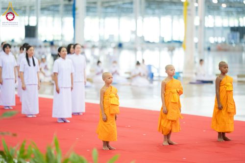 ภาพ No.237491:วันอาทิตย์ที่ 10 สิงหาคม พ.ศ.2568 พิธีมอบใบประกาศเกียรติคุณ โครงการสอบบาลี "ฉลองแชมป์" บูชาธรรม 80 ปี หลวงพ่อธัมมชโย ประจำปี 2568 และ พิธีมอบดวงแก้วสามเณรทรงบาลีไวยากรณ์ ณ สภาธรรมกายสากล วัดพระธรรมกาย ปทุมธานี