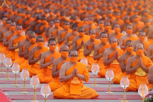 ภาพ No.122025:พิธีจุดประทีปถวายเป็นพุทธบูชา และบูชาธรรมมหาปูชนียาจารย์ พระมงคลเทพมุนี(สด จนฺทสโร) ในโครงการธรรมยาตรา กตัญญูบูชา มหาปูชนียาจารย์ พระมงคลเทพมุนี(สด จนฺทสโร) พระผู้ปราบมาร อนุสรณ์สถาน 7 แห่ง ปีที่ 12 วันที่ 31 มกราคม พ.ศ. 2567 ณ วัดพระธรรมกาย จ.ปทุมธานี