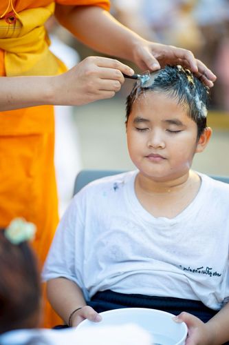 ภาพ No.213711:วันอาทิตย์ที่ 30 มีนาคม พ.ศ. 2568 พิธีตัดปอยผม โครงการหน่อแก้วเปรียญธรรม รุ่นที่ 13 ณ ค่ายจองแชมป์ หมู่กุฏิสามเณรเปรียญธรรม วัดพระธรรมกาย