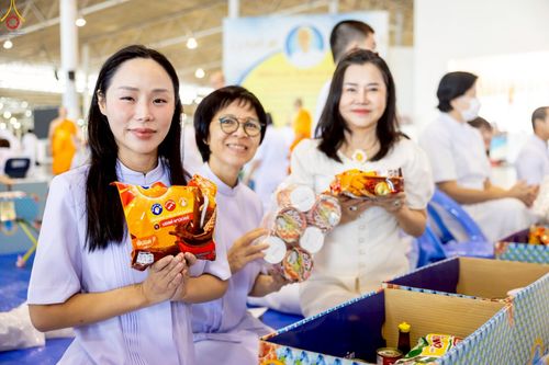 ภาพ No.240449:วันพุธที่ 27 สิงหาคม พ.ศ. 2568 พิธีตักบาตร ในวันธรรมชัย ณ วัดพระธรรมกาย จ.ปทุมธานี