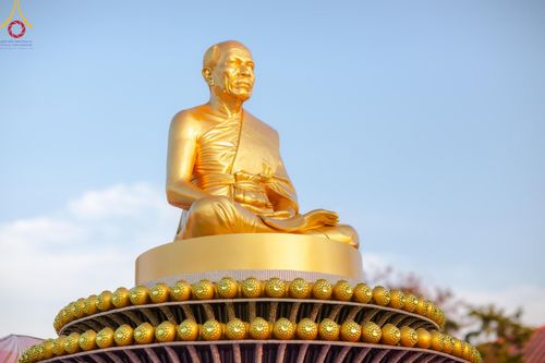 ภาพ No.194230:พระธรรมยาตราปฏิบัติธรรม และถ่ายภาพหมู่ประวัติศาสตร์ ณ วัดสองพี่น้อง ต.ต้นตาล อ.สองพี่น้อง จ.สุพรรณบุรี ในโครงการธรรมยาตรา กตัญญูบูชา มหาปูชนียาจารย์ พระมงคลเทพมุนี(สด จนฺทสโร) พระผู้ปราบมาร อนุสรณ์สถาน 7 แห่ง ปีที่ 13 วันที่ 12 มกราคม พ.ศ. 2568