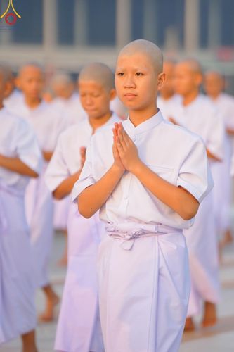 ภาพ No.133769:พิธีเวียนประทักษิณและพิธีวันทาเจดีย์ โครงการบรรพชาสามเณร ฟื้นฟูพระพุทธศาสนาทั่วไทย ณ วัดพระธรรมกาย วันเสาร์ที่ 6 เมษายน พ.ศ. 2567