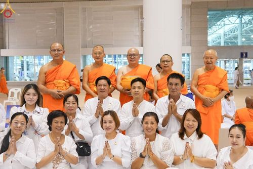 ภาพ No.101713:พิธีขอบรรพชา, พิธีขอสรณคมน์และศีล, พิธีถวายบาตร ในโครงการอุปสมบทหมู่ รุ่นบูชาธรรมมหาปูชนียาจารย์ ณ วัดพระธรรมกาย วันที่ 9 ธันวาคม พ.ศ. 2566