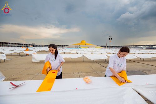 ภาพ No.217788:วันที่ 10-14 เมษายน พ.ศ. 2568 เจ้าหน้าที่อาสาสมัคร เตรียมงานวันคุ้มครองโลก ชุดที่ 2 วัดพระธรรมกาย จ.ปทุมธานี