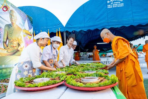 ภาพ No.109230:พิธีถวายภัตตาหารเป็นสังฆทาน แด่คณะพระธรรมยาตราฯ วันที่ 10 มกราคม พ.ศ. 2567 ณ อนุสรณ์สถานคลองบางนางแท่น อ.สามพราน จ.นครปฐม