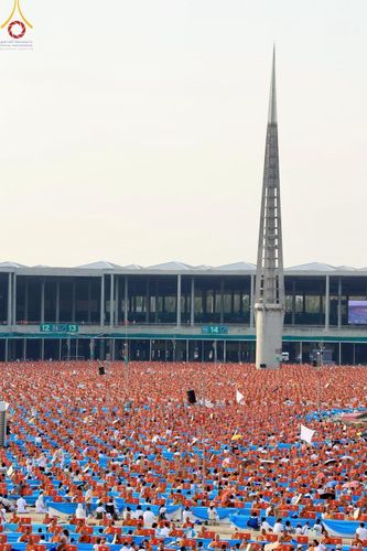 ภาพ No.219630:วันอังคารที่ 22 เมษายน พ.ศ. 2568 พิธีถวายมหาสังฆทานคณะสงฆ์ 40,000 กว่าวัดทั่วประเทศ เนื่องในวันคุ้มครองโลก ณ วัดพระธรรมกาย จ.ปทุมธานี