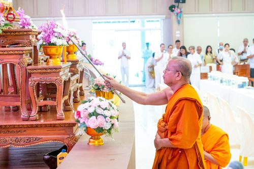 ภาพ No.225973:วันเสาร์ที่ 24 พฤษภาคม พ.ศ. 2568 พิธีถวายสังฆทาน 323 วัด ปีที่ 21 ครั้งที่ 177 พิธีมอบกองทุนหนุนแรงใจช่วยครูใต้ ปีที่ 18 ครั้งที่ 141 และพิธีทำบุญอุทิศส่วนกุศลให้ผู้วายชนม์ ณ ศูนย์ปฏิบัติธรรมภาคใต้ จ.สงขลา