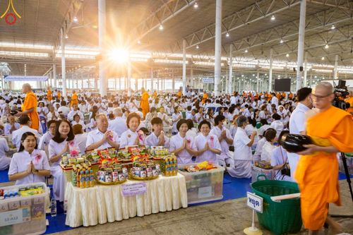 ภาพ No.207284:พิธีตักบาตร และปฏิบัติธรรมช่วงสาย ในวันมาฆบูชา วันพุธที่ 12 กุมภาพันธ์ พ.ศ. 2568 ณ วัดพระธรรมกาย จังหวัดปทุมธานี