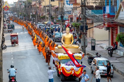 ภาพ No.212951:วันที่ 14 - 15 มีนาคม พ.ศ. 2568 คณะสงฆ์และสามเณรเดินธรรมยาตรา ในโครงการบวชสามเณรเนปาล 500 รูป ไปยังสถานที่รอบมายาเทวีและลุมพินีเกรด ณ ลุมพินี ประเทศเนปาล