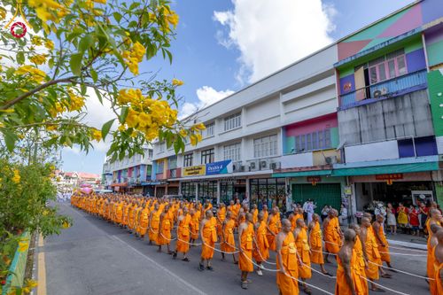 ภาพ No.211415:วันอาทิตย์ที่ 16 มีนาคม พ.ศ. 2568 ธรรมยาตราอัญเชิญพระบรมสารีริกธาตุ รอบเมืองปัตตานี ประดิษฐาน ณ ปทุมเจดีย์ เจดีย์พระพุทธเจ้า 5 พระองค์  ศูนย์อบรมเยาวชนปัตตานี