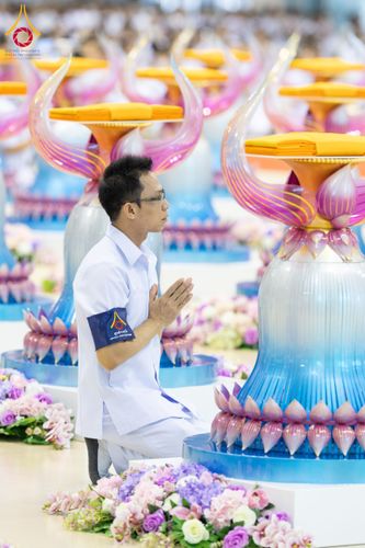 ภาพ No.134095:พิธีบูชาข้าวพระ  ในวันอาทิตย์ต้นเดือนที่ 7 เมษายน พ.ศ. 2567 ณ วัดพระธรรมกาย จ.ปทุมธานี