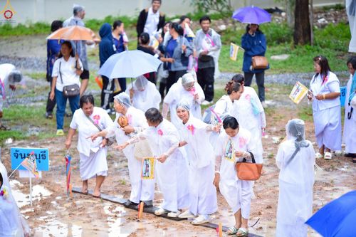 ภาพ No.249998:วันอังคารที่ 30 กันยายน พ.ศ. 2568 พิธีตอกเสามงคลต้นแรกอาคารเศรษฐีถาวร ที่พักผู้มาปฏิบัติธรรม ณ ศูนย์ปฏิบัติธรรมจันทบุรี