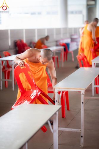 ภาพ No.218317:วันที่ 12-18 เมษายน พ.ศ. 2568 พระภิกษุและเจ้าหน้าที่อาสาสมัคร เตรียมพื้นที่ต้อนรับพักค้างพระสังฆาธิการ เนื่องในงานวันคุ้มครองโลก 22 เมษายน พ.ศ. 2568