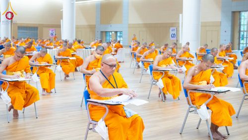 ภาพ No.267267:วันที่ 7 พฤศจิกายน พ.ศ. 2568 พิธีสอบธรรมสนามหลวง นักธรรมชั้นโท - เอก ณ สนามสอบวัดพระธรรมกาย