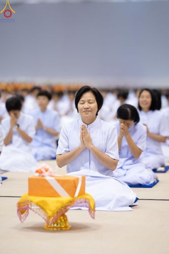 ภาพ No.59279:พิธีเจริญพระพุทธมนต์ ถวายภัตตาหารเป็นสังฆทาน เนื่องในวาระอายุวัฒนมงคล 80 ปี หลวงพ่อธัมมชโย ณ สภาธรรมกายสากล วัดพระธรรมกาย วันพุธที่ 24 เมษายน พ.ศ.2567