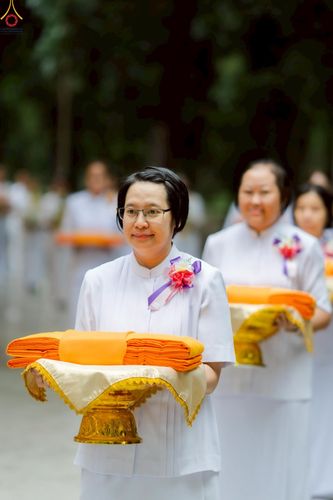 ภาพ No.227413:วันเสาร์ที่ 31 พฤษภาคม พ.ศ. 2568 พิธีเวียนประทักษิณรอบพระอุโบสถ ในพิธีอุปสมบท สามเณรเตรียม DCI รุ่นที่ 22 ณ อุโบสถพระไตรปิฎก วัดพระธรรมกาย