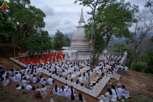 ภาพ No.141218:PhotoStory มหาศรัทธา ธรรมยาตราศรีลังกา EP.6 พิธีจุดวิสาขประทีป 6 วัด ถวายเป็น พุทธบูชา  โครงการสยาม-ลังกา ธรรมยาตรา  ฉลองเทศกาลวิสาขบูชาแห่งชาติ ศรีลังกา  บูชาธรรม 80 ปี หลวงพ่อธัมมชโย วันที่ 16 พฤษภาคม พ.ศ. 2567