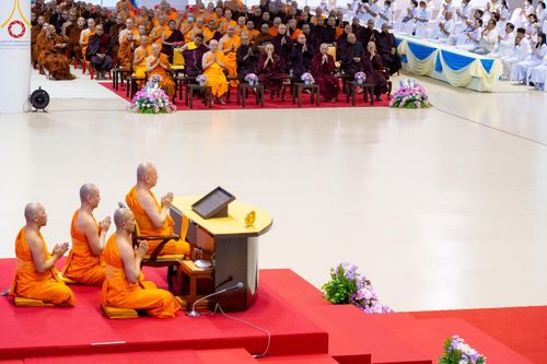 ภาพ No.207404:พิธีตักบาตร และปฏิบัติธรรมช่วงสาย ในวันมาฆบูชา วันพุธที่ 12 กุมภาพันธ์ พ.ศ. 2568 ณ วัดพระธรรมกาย จังหวัดปทุมธานี