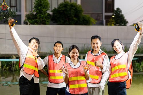 ภาพ No.117123:V.16 เป็นทีม การเตรียมงาน เก็บงาน การรับบุญของเจ้าหน้าที่หน่วยงานต่างๆ เพื่อโครงการธรรมยาตรา กตัญญูบูชามหาปูชนียาจารย์ พระมงคลเทพมุนี (สด จนฺทสโร) พระผู้ปราบมาร อนุสรณ์สถาน 7 แห่ง ปีที่ 12 ระหว่างวันที่ 2 - 31 มกราคม พ.ศ. 2567