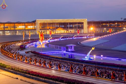 ภาพ No.120484:พิธีต้อนรับพระธรรมยาตรา ในโครงการธรรมยาตรา กตัญญูบูชา มหาปูชนียาจารย์ พระมงคลเทพมุนี(สด จนฺทสโร) พระผู้ปราบมาร อนุสรณ์สถาน 7 แห่ง ปีที่ 12 วันที่ 28 มกราคม พ.ศ. 2567 ณ วัดพระธรรมกาย จ.ปทุมธานี (ชุดที่ 2)