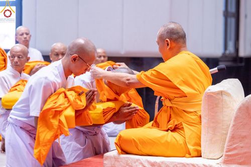 ภาพ No.156835:พิธีบรรพชาอุปสมบท ธรรมทายาท โครงการอุปสมบทหมู่บูชาธรรมครบรอบ 107 ปี วันครูผู้ค้นพบวิชชาธรรมกาย ณ โบสถ์พระไตรปิฏก วัดพระธรรมกาย วันเสาร์ที่ 14 กันยายน พ.ศ. 2567